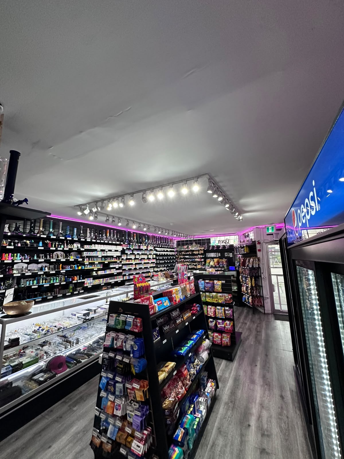 Trendies Smoke and Vape store in Vancouver
