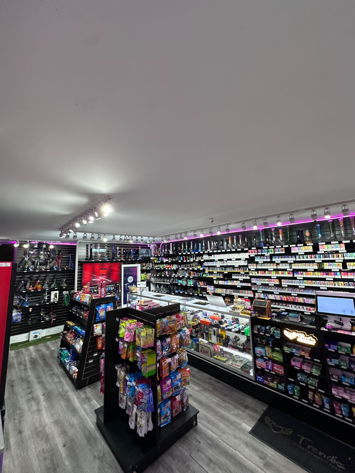 Trendies Smoke and Vape store in Vancouver